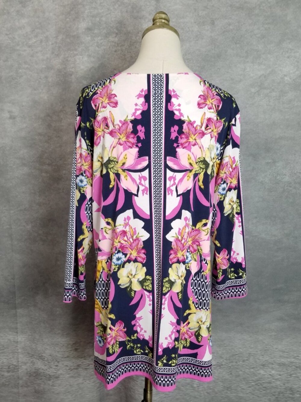 JM Collection Floral Tunic Size XL Pink Blue Chain Neck Rhinestones 3/4 Sleeve - Picture 6 of 7